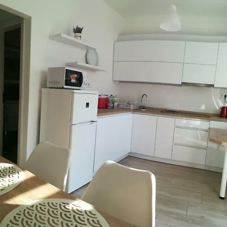 Hajnal Apartmanhaz דירה *