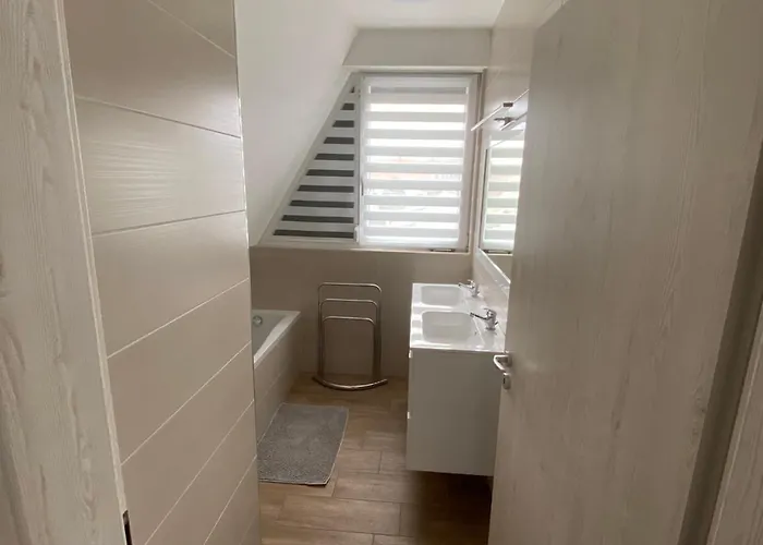 Hajnal Apartmanhaz 公寓 *